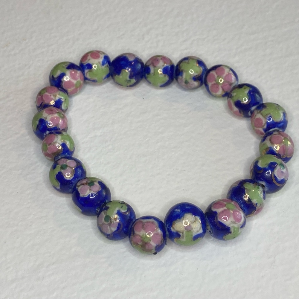 Glass Beaded Bracelet with Pink and White Flowers on Green Stems